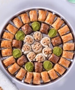 Baklava-Special-With-Walnut-On-The-Tray-2