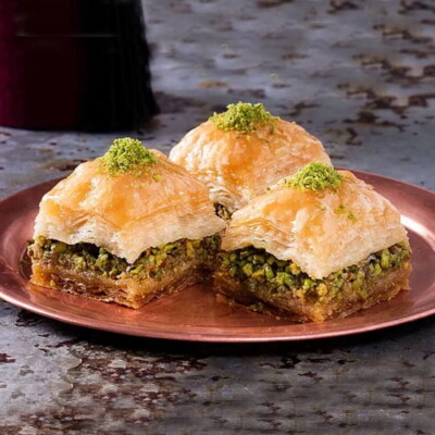 Hafiz-Mustafa-Square-Baklava-with-Pistachio