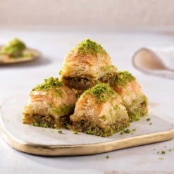 Karakoy-Gulluoglu-Baklava-a-lunga-durata-con-pistacchio-2