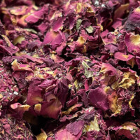 Rose leaf coated Turkish delight