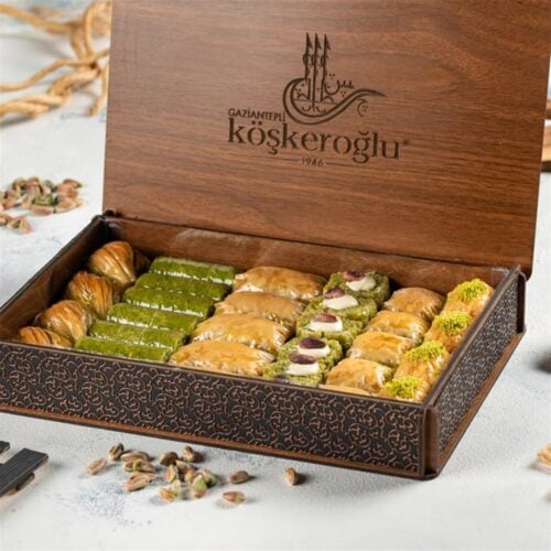 Koskeroglu assorted baklava wooden box 1150 gr (40. 56oz)