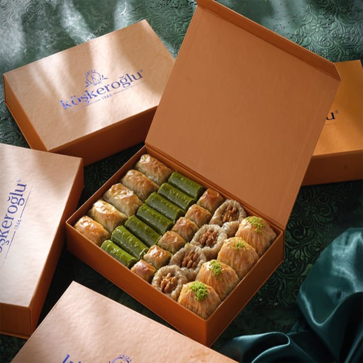 Koskeroglu Assorted Special Baklava Gift Box • Grand Bazaar Istanbul