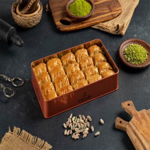 Koskeroglu baklava with pistachio metal box 820 gr (28. 92oz)