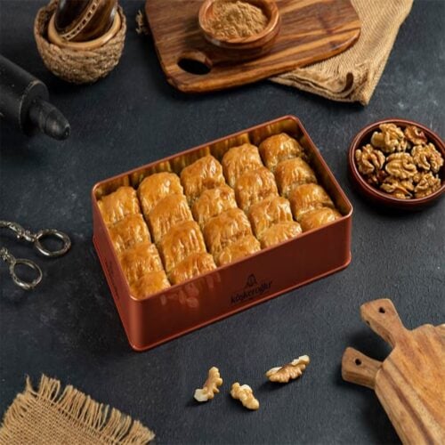 Koskeroglu baklava with walnut 785 gr (27. 69oz)