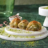 Koskeroglu Mussel Baklava with Pistachio