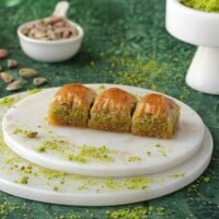 Koskeroglu Special Prince Baklava with Pistachio