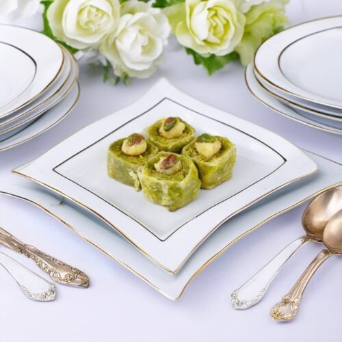 Koskeroglu bird's eye baklava with pistachio